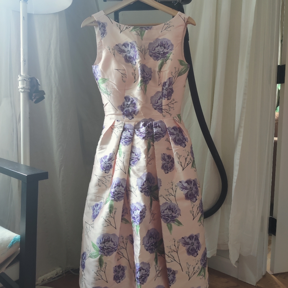 Spring dress - Picture 2 of 3